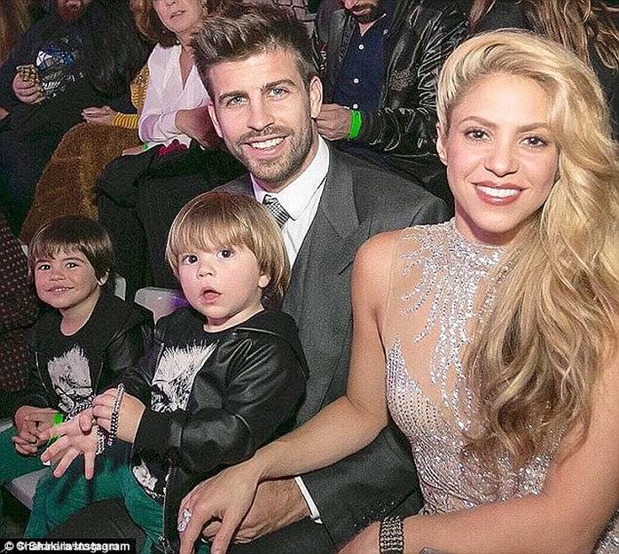 Ca sĩ Shakira chia tay, Pique khủng hoảng trầm trọng