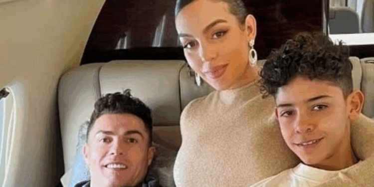¿Madre de 5 y aún impecable? ¡La impresionante vida de Georgina Rodríguez con Ronaldo revelada!