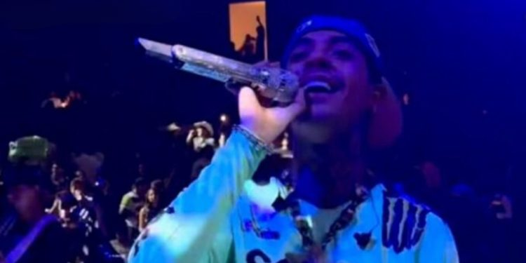 Natanael Cano responde a los abucheos por negarse a cantar corridos y exige respeto en la Feria de San Marcos